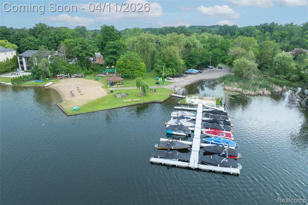 4683 Maura Lane, West Bloomfield, MI 48323 — Photo 11