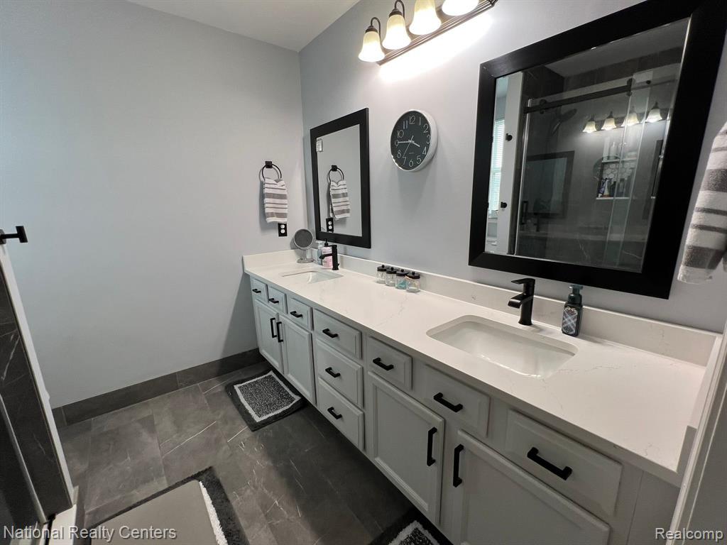 693 DEER PATH Trail, Waterford, MI 48327 — Photo 11