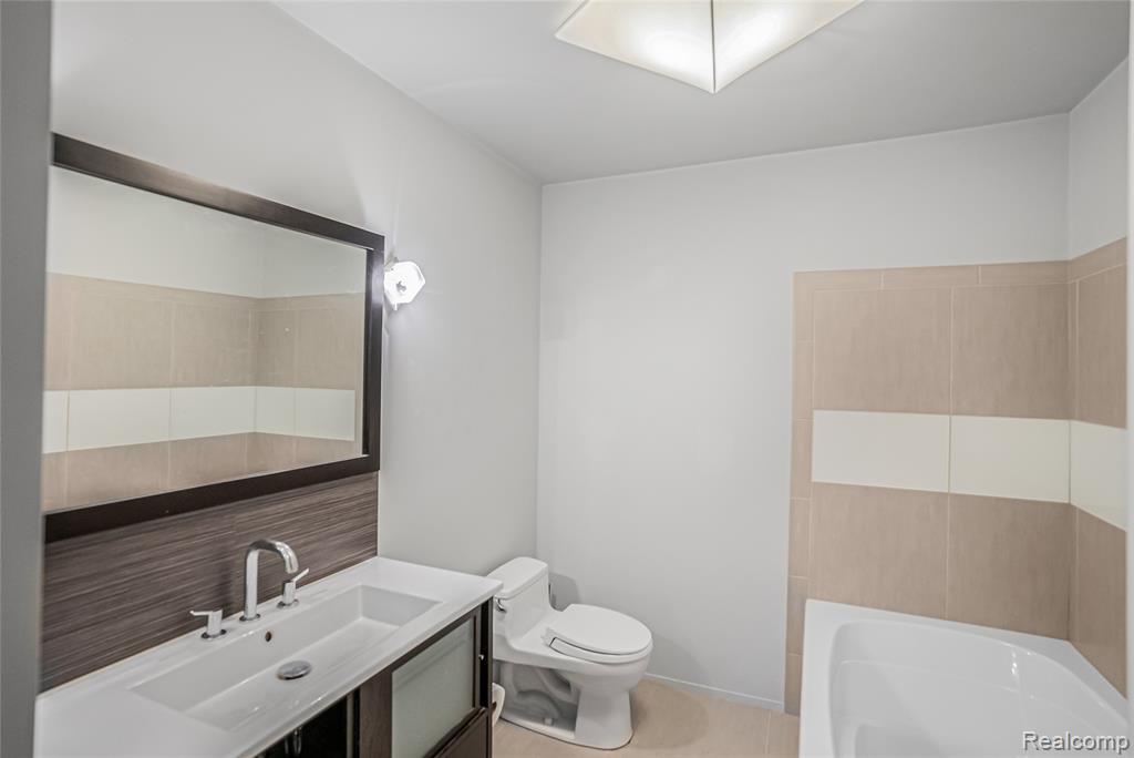 42266 Woodward Avenue, Bloomfield Hills, MI 48304 — Photo 24