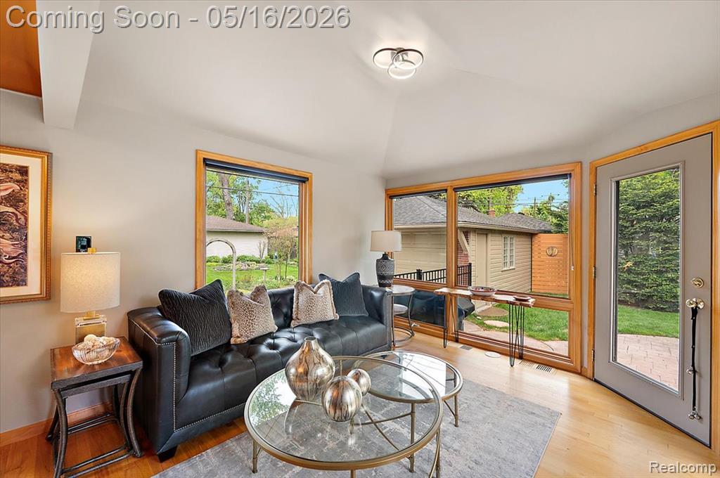 16933 Lauderdale Avenue, Beverly Hills, MI 48025 — Photo 18