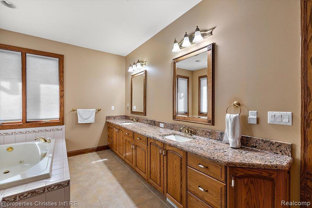 41194 MARKSWAY, Sterling Heights, MI 48314 — Photo 59