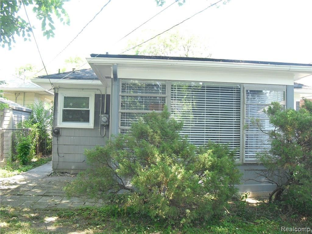 769 St. Clair, Grosse Pointe, MI 48230 — Photo 2