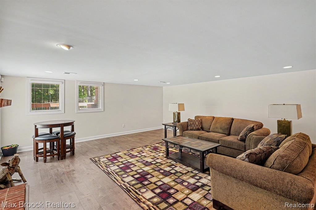 1300 Oak Hollow Drive, Milford, MI 48380 — Photo 37