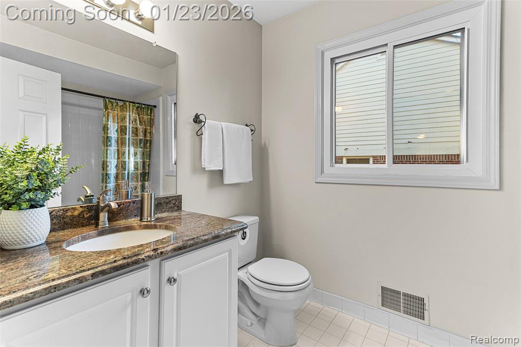 6425 Southpointe Drive, Troy, MI 48085 — Photo 27