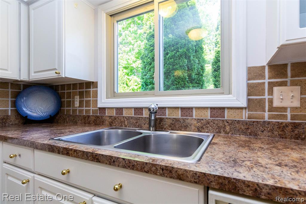 7062 Foxridge Drive, Canton, MI 48187 — Photo 15