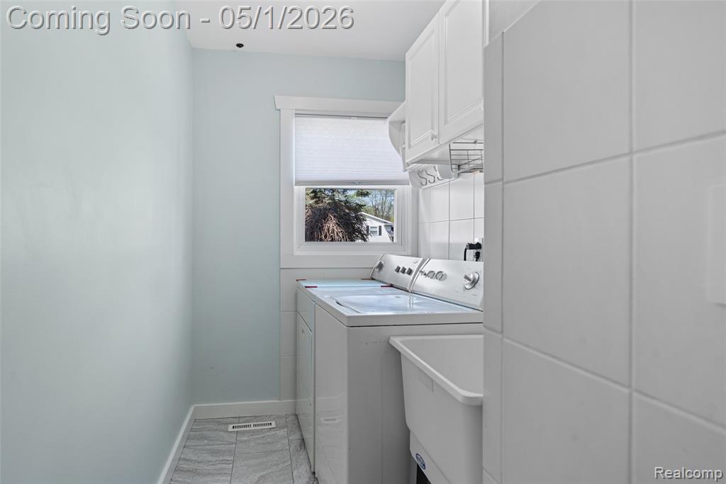 6109 Pebbleshire Drive, Grand Blanc, MI 48439 — Photo 8
