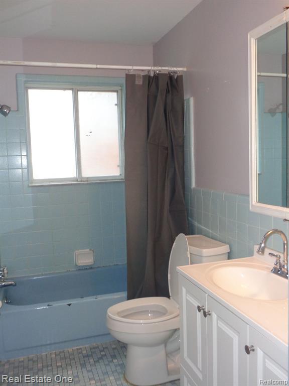6446 CENTRALIA Street, Dearborn Heights, MI 48127 — Photo 10