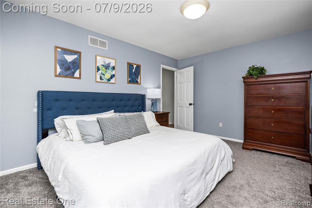42118 Villanova Drive, Sterling Heights, MI 48313 — Photo 25