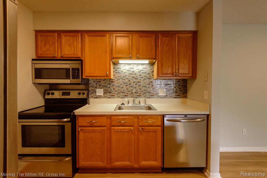 45838 Prairiegrass Court, Van Buren, MI 48111 — Photo 11