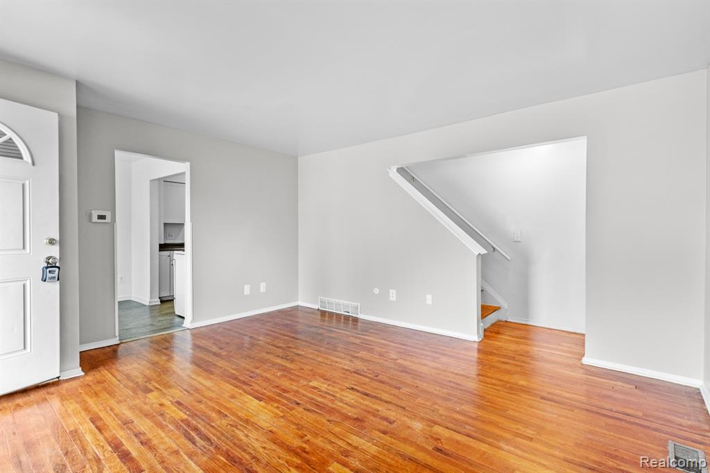 534 SAINT MARON, Detroit, MI 48207 — Photo 4
