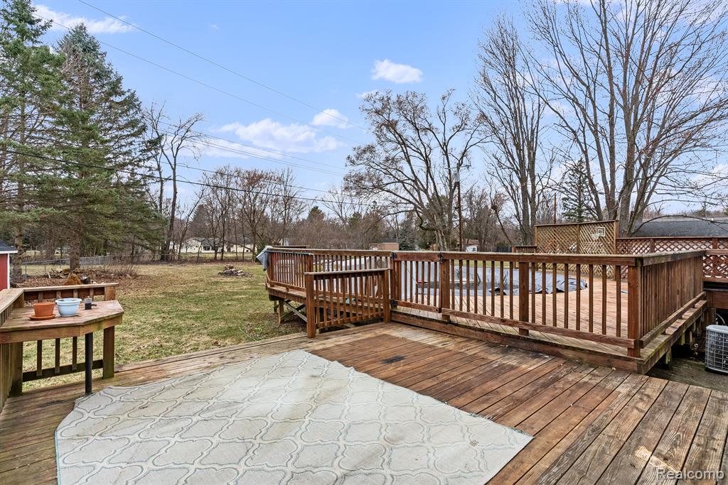 724 NICHOLS Road, Auburn Hills, MI 48326 — Photo 37