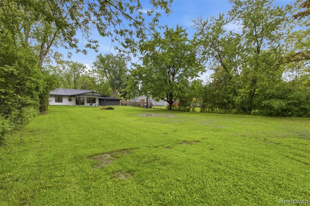 130 McKinley Drive, Troy, MI 48098 — Photo 32