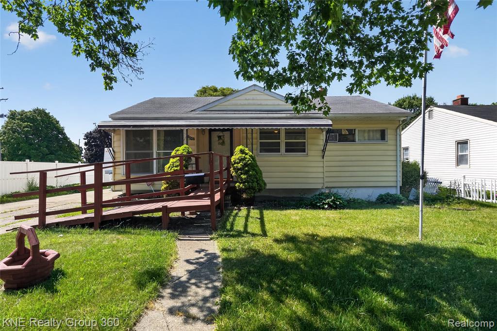 3842 Beechwood Avenue, Flint, MI 48506