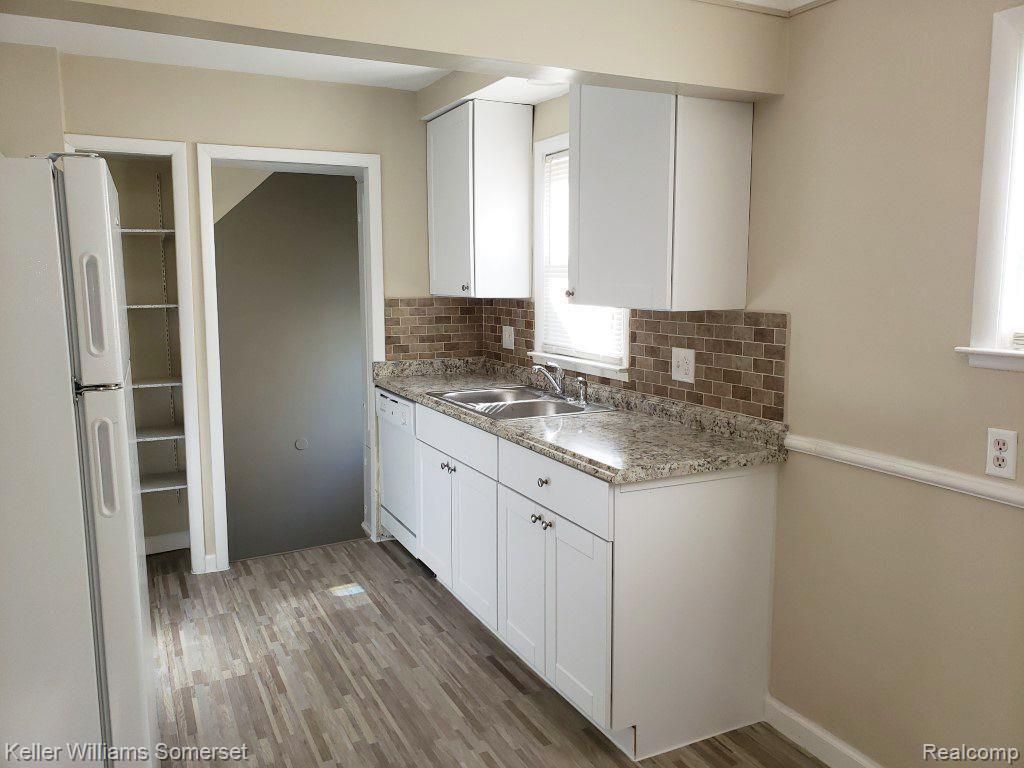 622 E 12 MILE Road, Royal Oak, MI 48073 — Photo 9