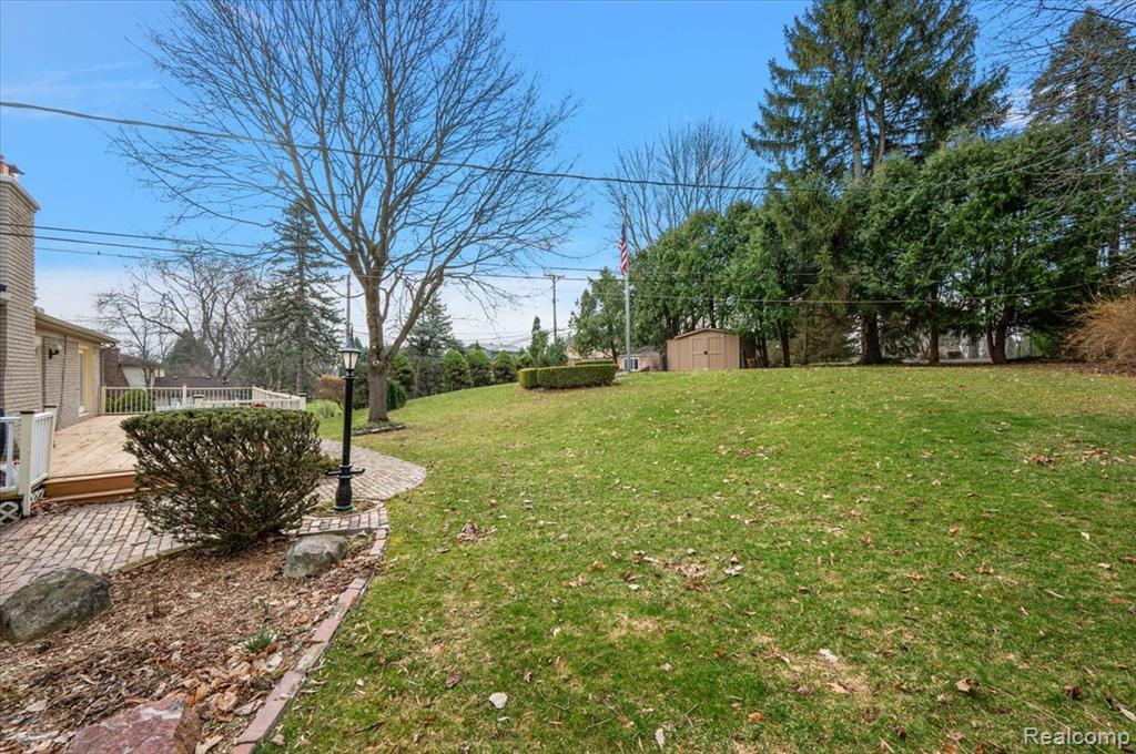 847 Leinster Road, Rochester Hills, MI 48309 — Photo 10