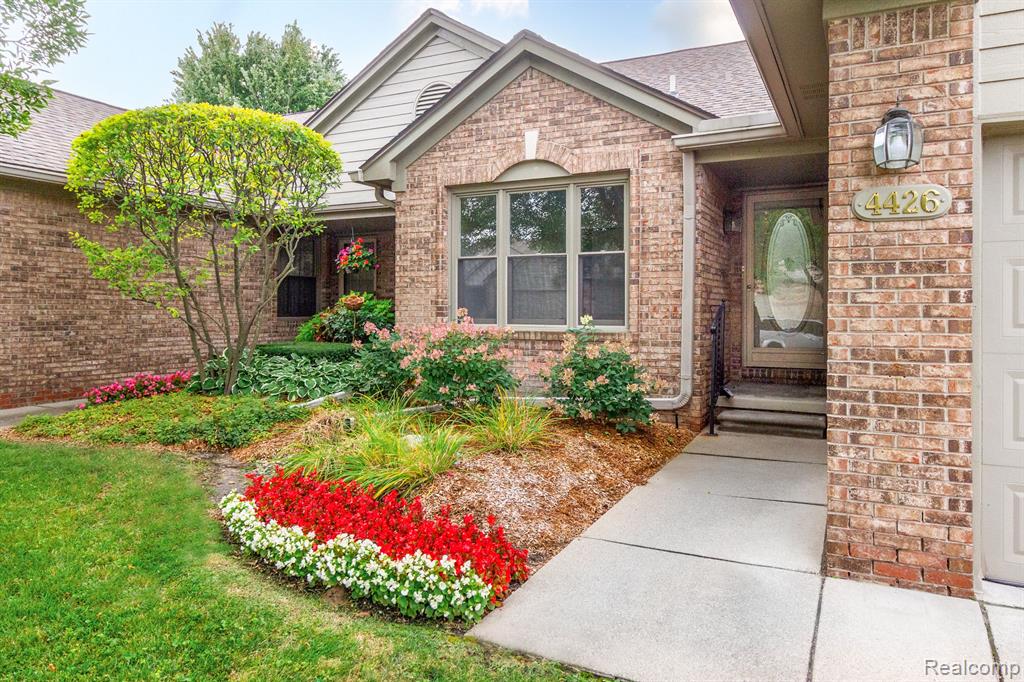 4426 GLENOAKS, Warren, MI 48092 — Photo 2