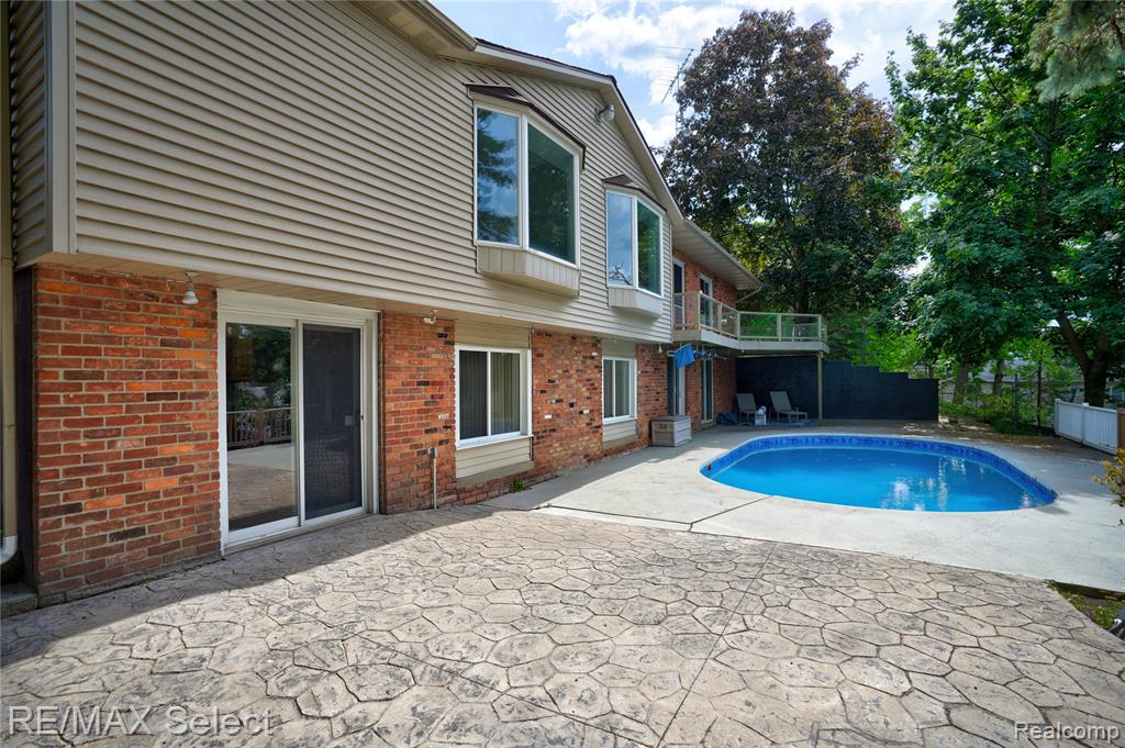 16172 Crest Drive, Linden, MI 48451 — Photo 8