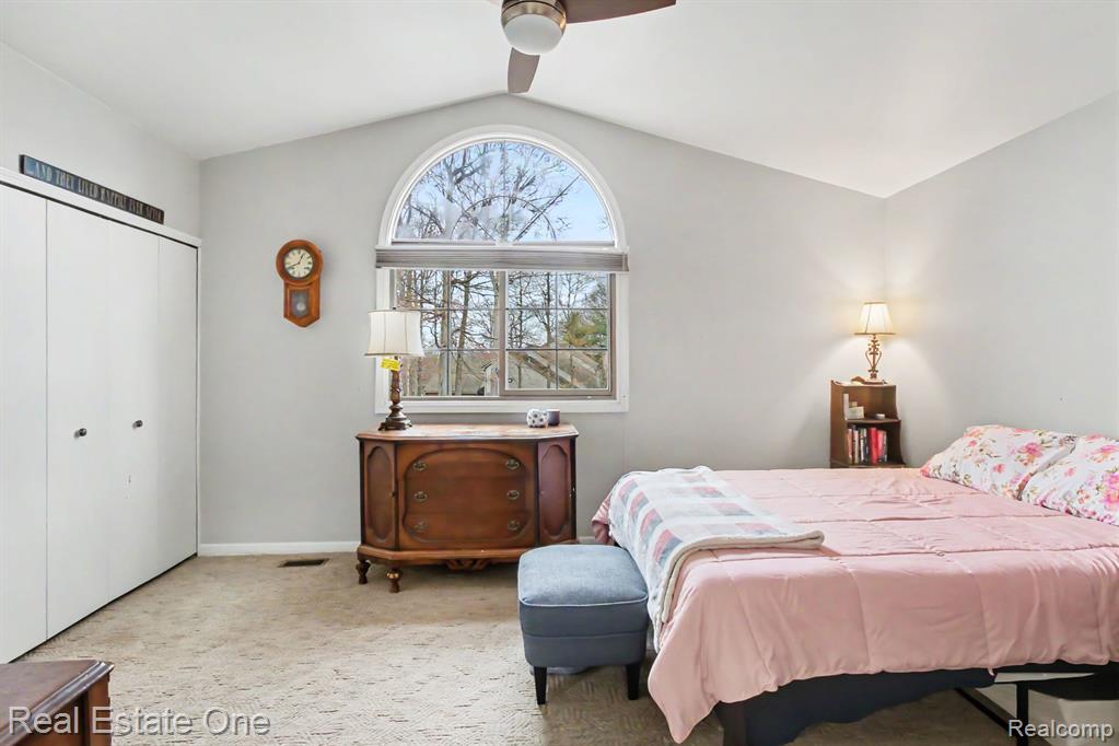 817 Woodridge Hills Drive, Brighton, MI, 48116
