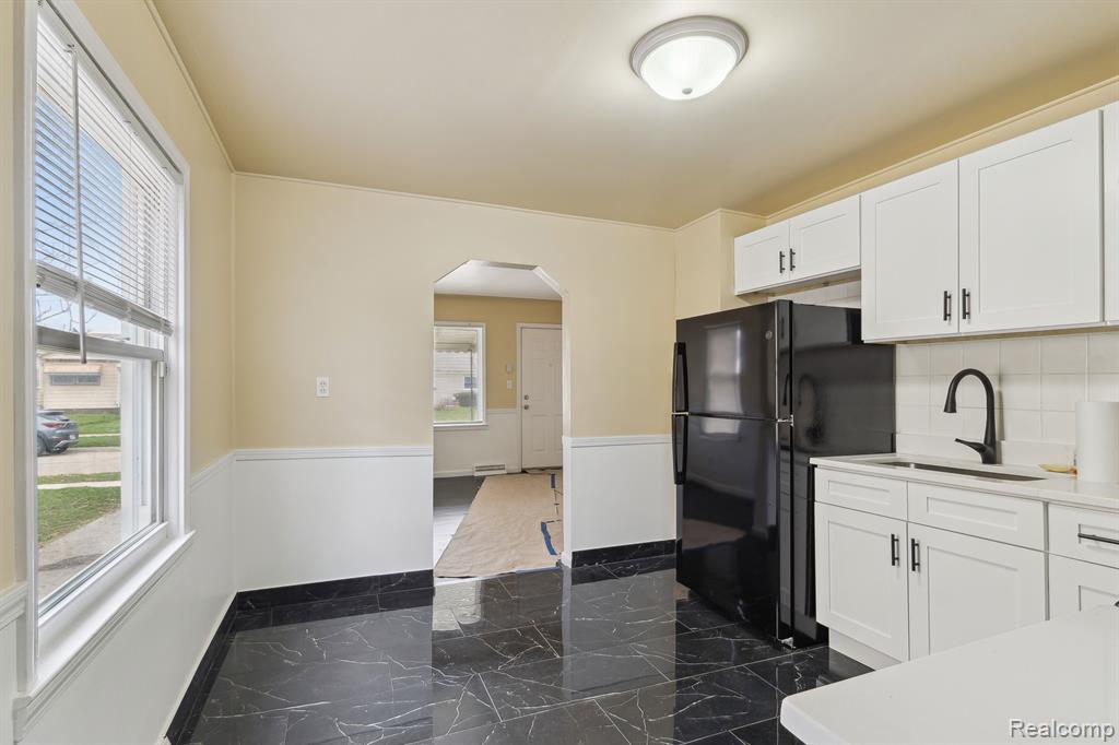 8468 LOZIER Avenue, Warren, MI 48089 — Photo 10
