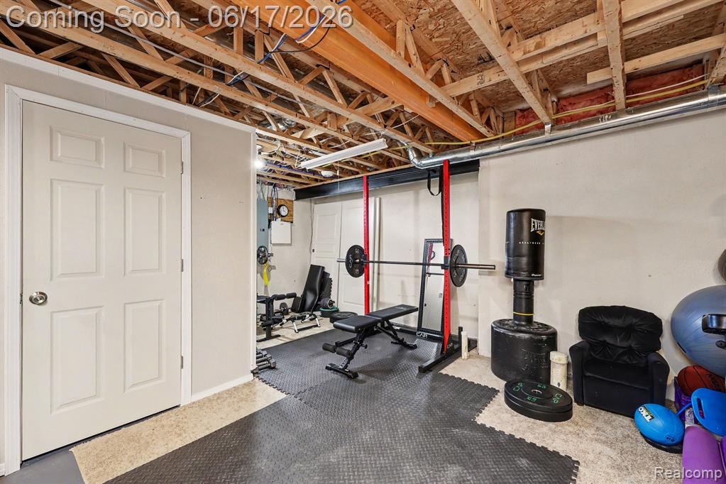 19120 Pembridge Street, Macomb, MI 48042 — Photo 27