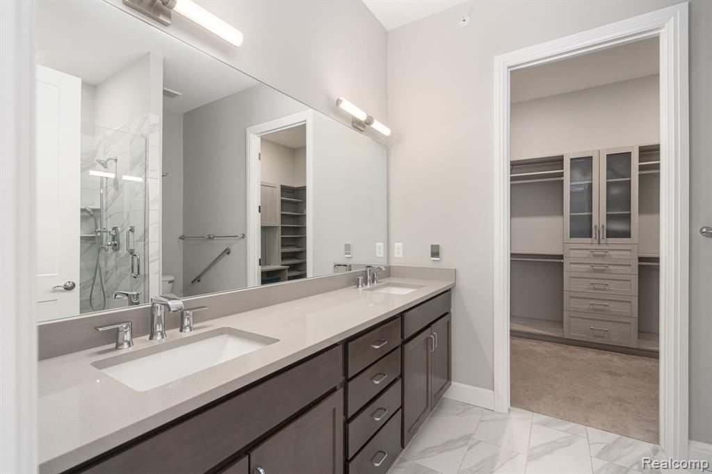 7484 Gramercy Circle, West Bloomfield, MI — Photo 20