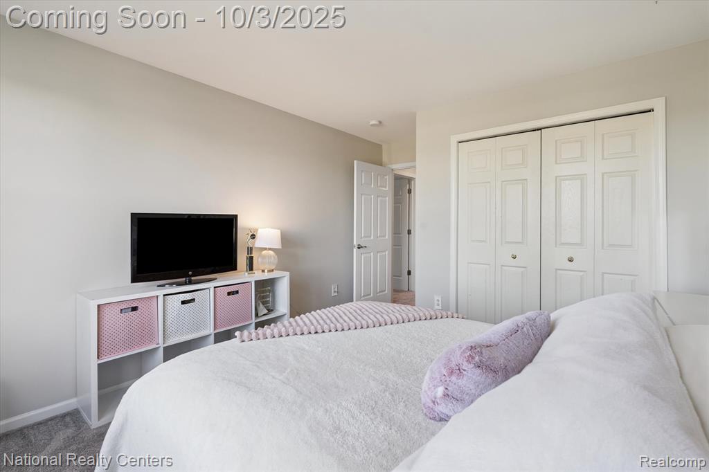 489 Gleneagles, Highland, MI — Photo 40