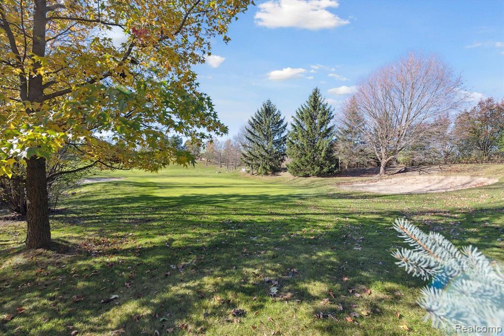 31187 LIVINGSTON Drive, Novi, MI 48377 — Photo 25