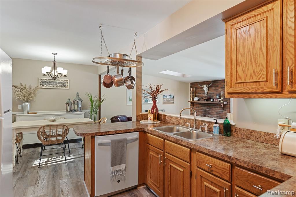 608 Autumn Drive, Flushing, MI 48433 — Photo 13