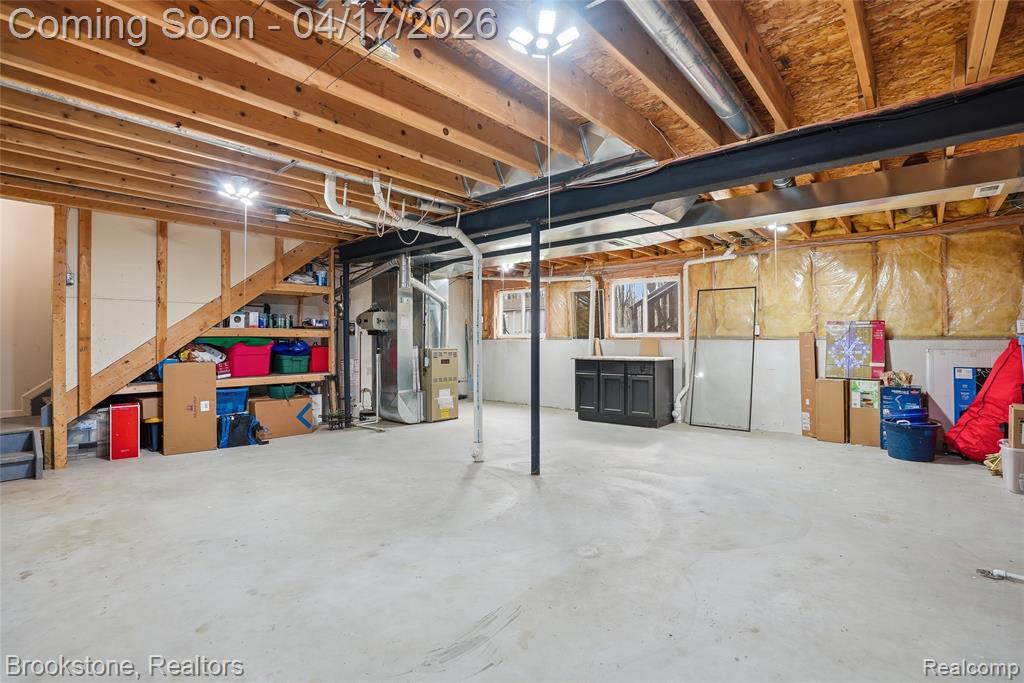 569 Cove View Drive, Waterford, MI 48327 — Photo 33