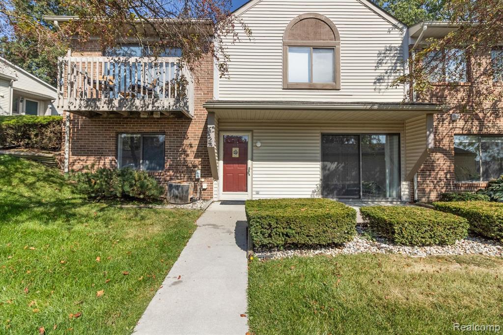 413 Water Tower Circle, Brighton, MI 48116 — front exterior