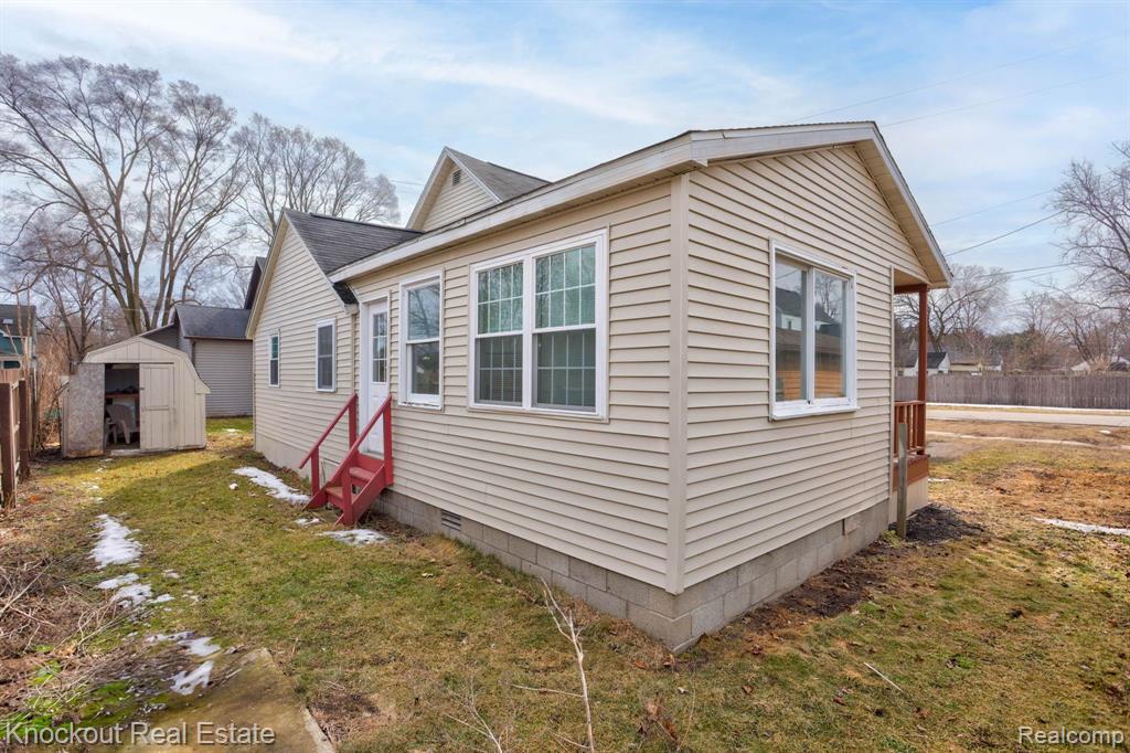 117 S IRVING Street, St. Charles, MI 48655 — Photo 26