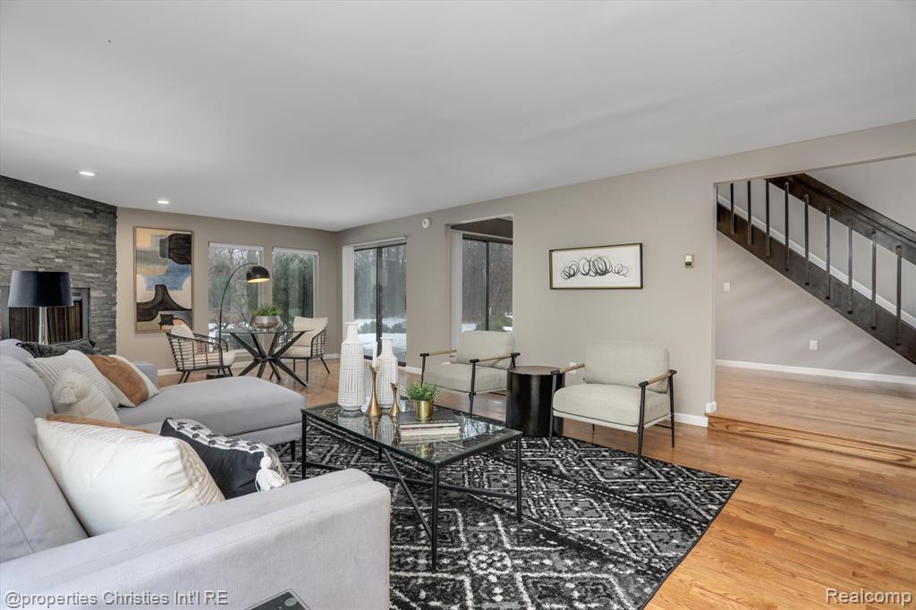5896 NANEVA Court, West Bloomfield, MI — Photo 12