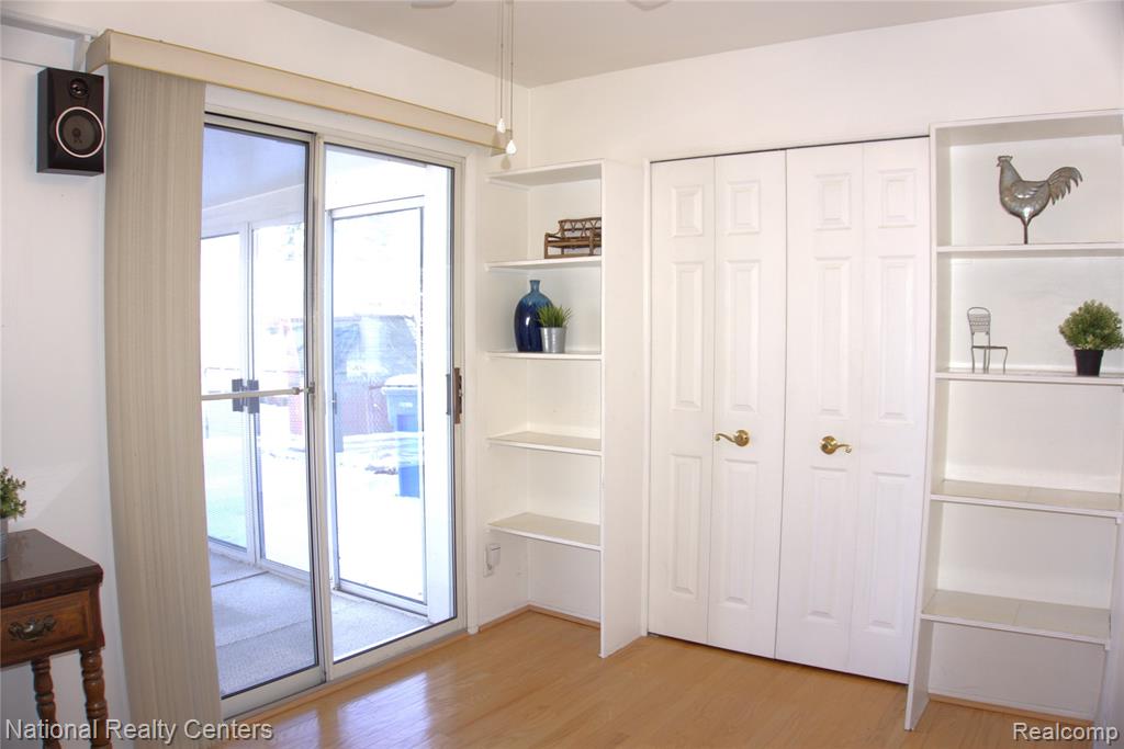 8074 Nightingale Street, Dearborn Heights, MI 48127 — Photo 16