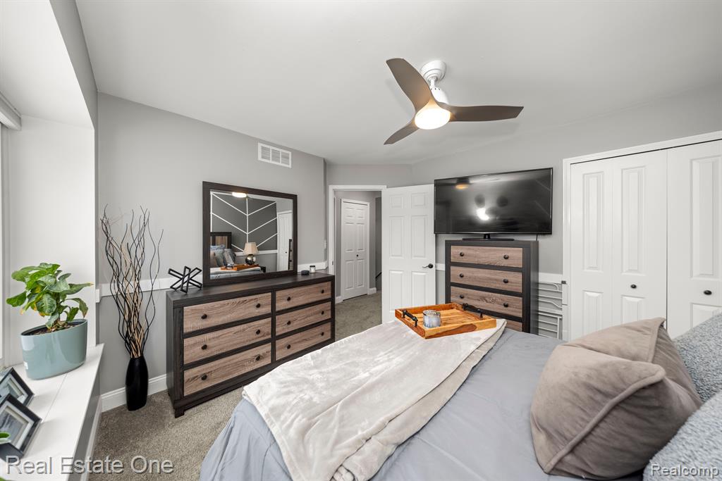 4083 W MAPLE Road, Wixom, MI 48393 — Photo 30