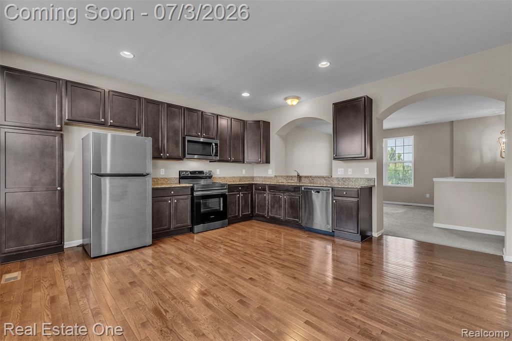 44656 Ellery Lane, Novi, MI 48377 — Photo 13