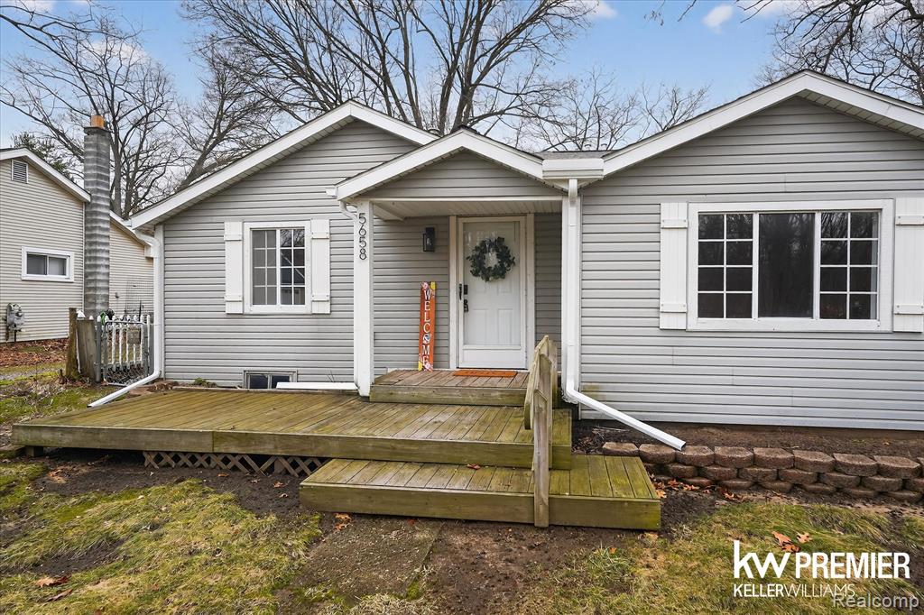 5658 Crescent Road, Waterford, MI 48327 — Photo 40