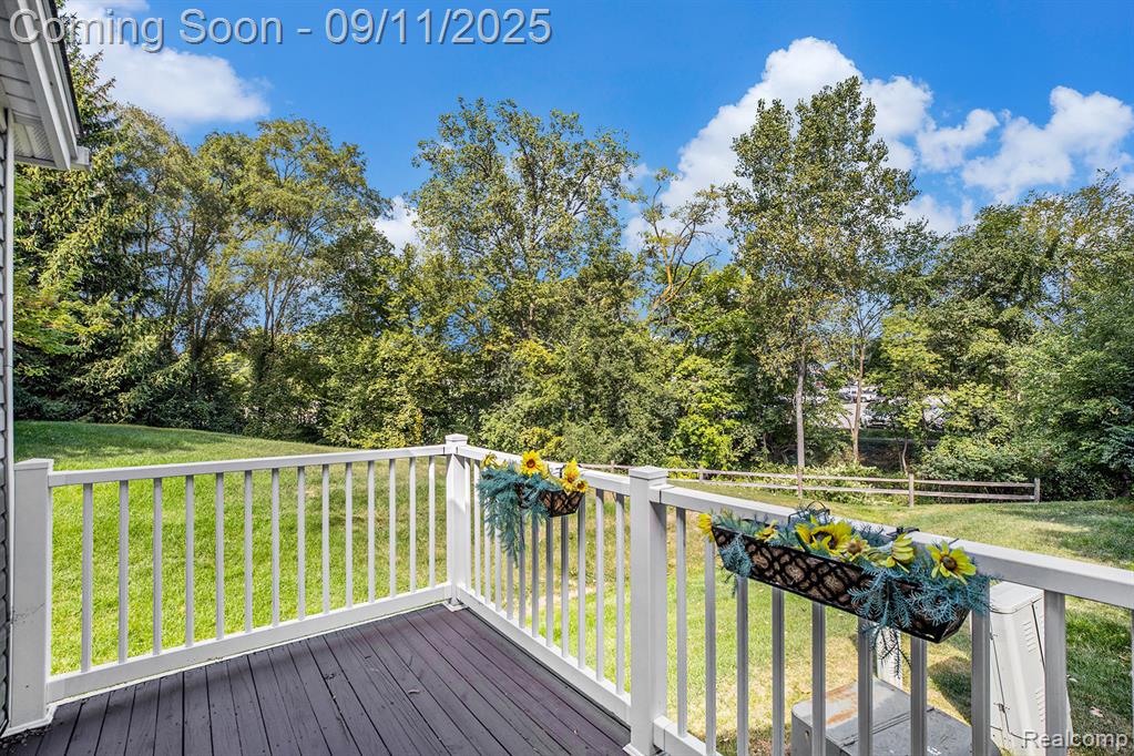 5886 Creekside Drive, Troy, MI 48085 — Photo 27