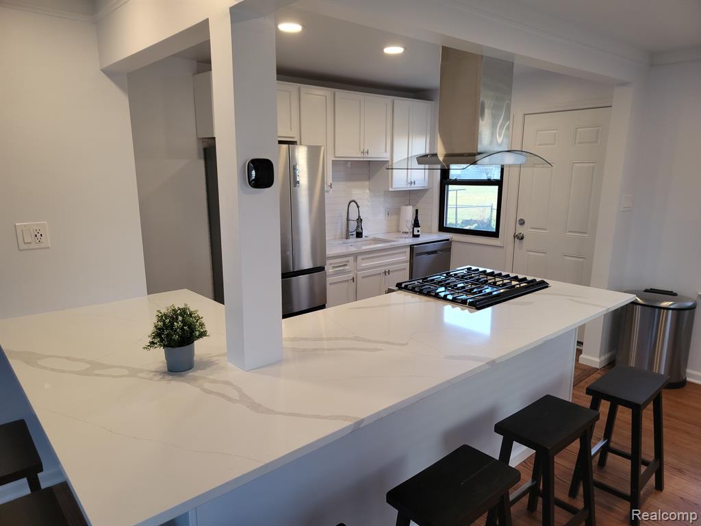 614 E 13 MILE Road, Royal Oak, MI 48073 — Photo 9