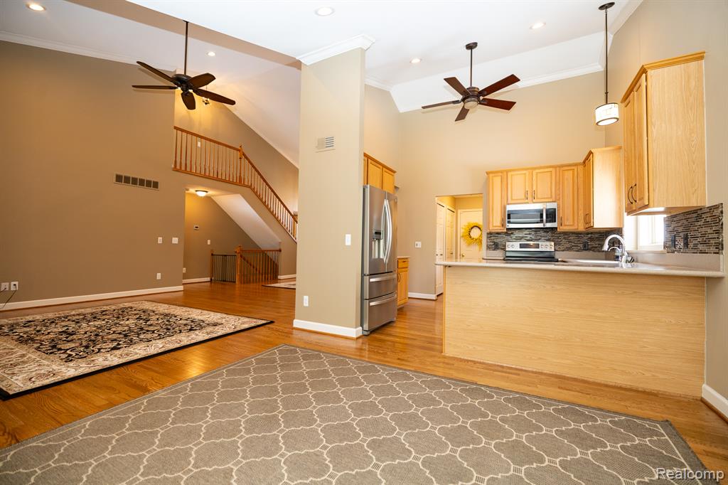 6056 Lochmore Drive, 49, Commerce Twp, MI 48382 — Photo 6