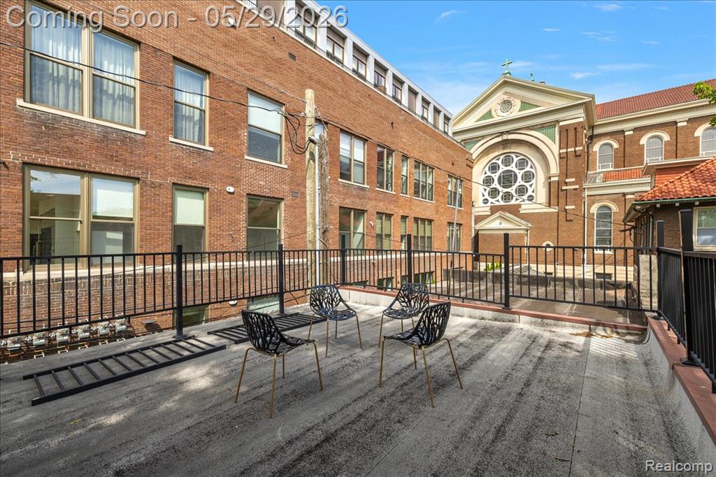 1481 Baldwin Street - Photo 3