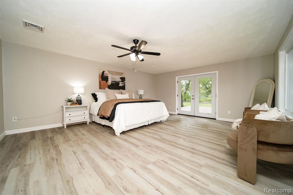 19041 Bungalow Drive, Lathrup Village, MI 48076 — Photo 43