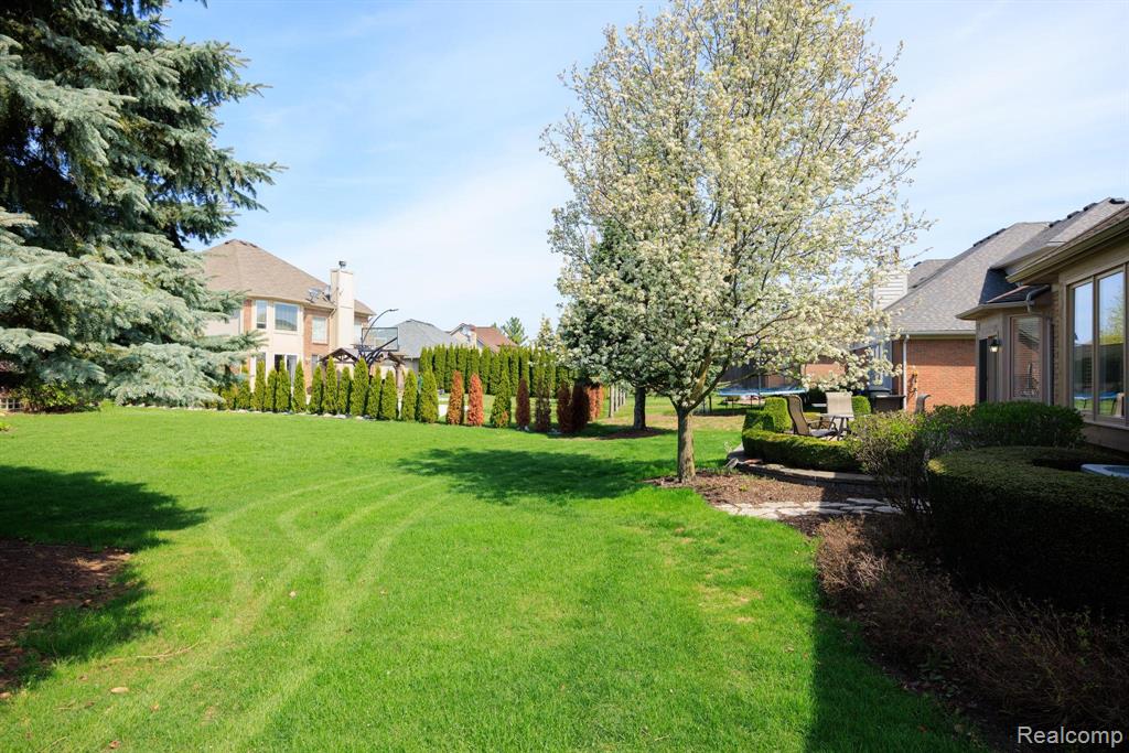 49213 Dunhill Drive, Macomb, MI 48044 — Photo 39