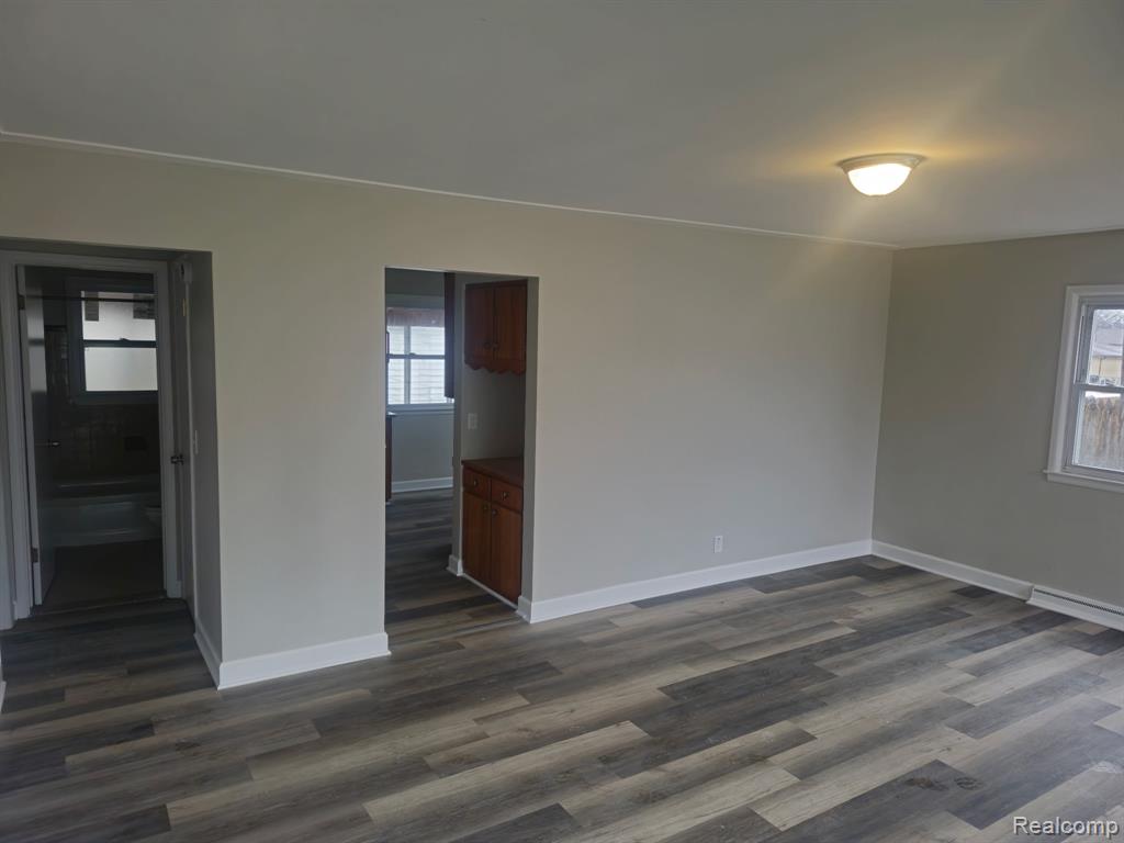 912 Markham Street, Flint, MI 48507 — Photo 5