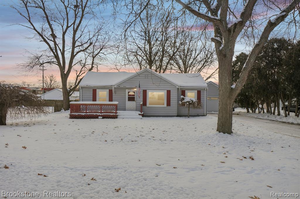 5729 Graves Street, Waterford, MI 48327 — Photo 36