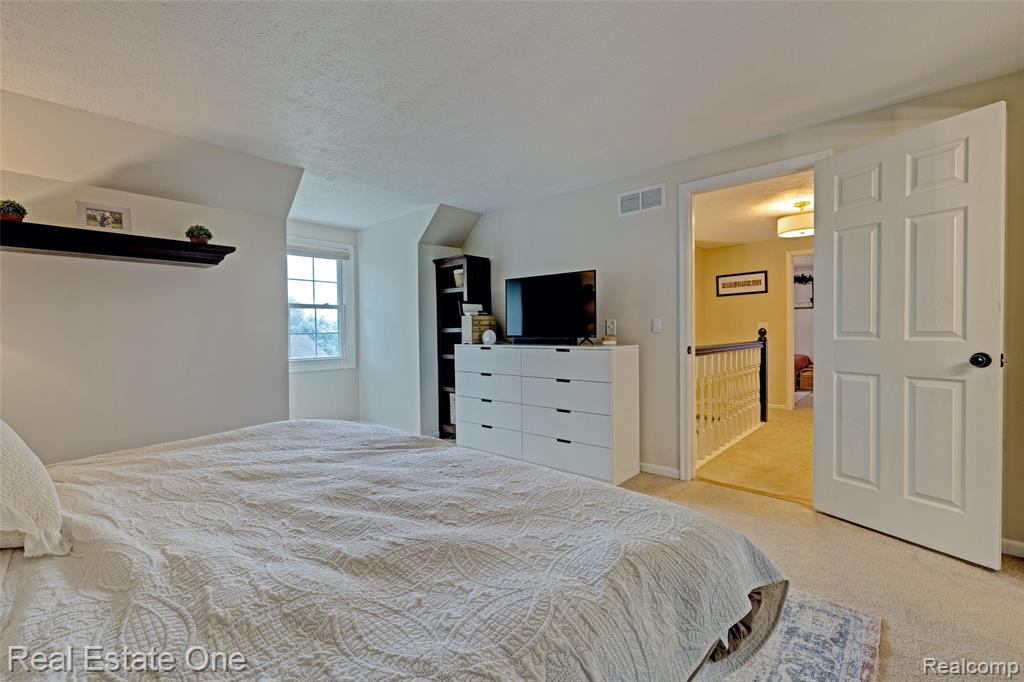 6360 Woodcrest Ridge, Clarkston, MI — Photo 35