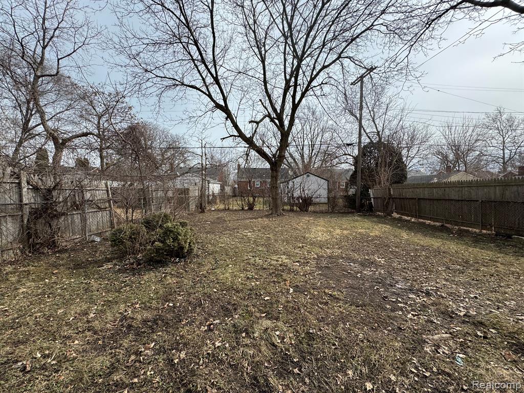 9366 SANILAC Street, Detroit, MI 48224 — Photo 16
