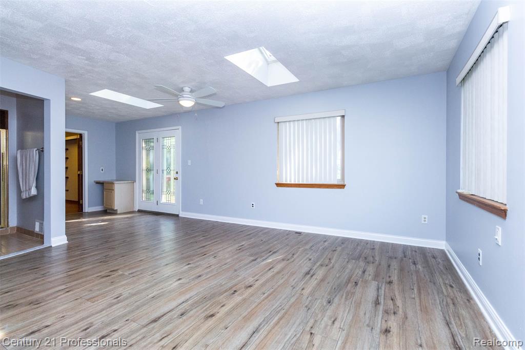 5190 Babbit Drive, Troy, MI 48085 — Photo 17