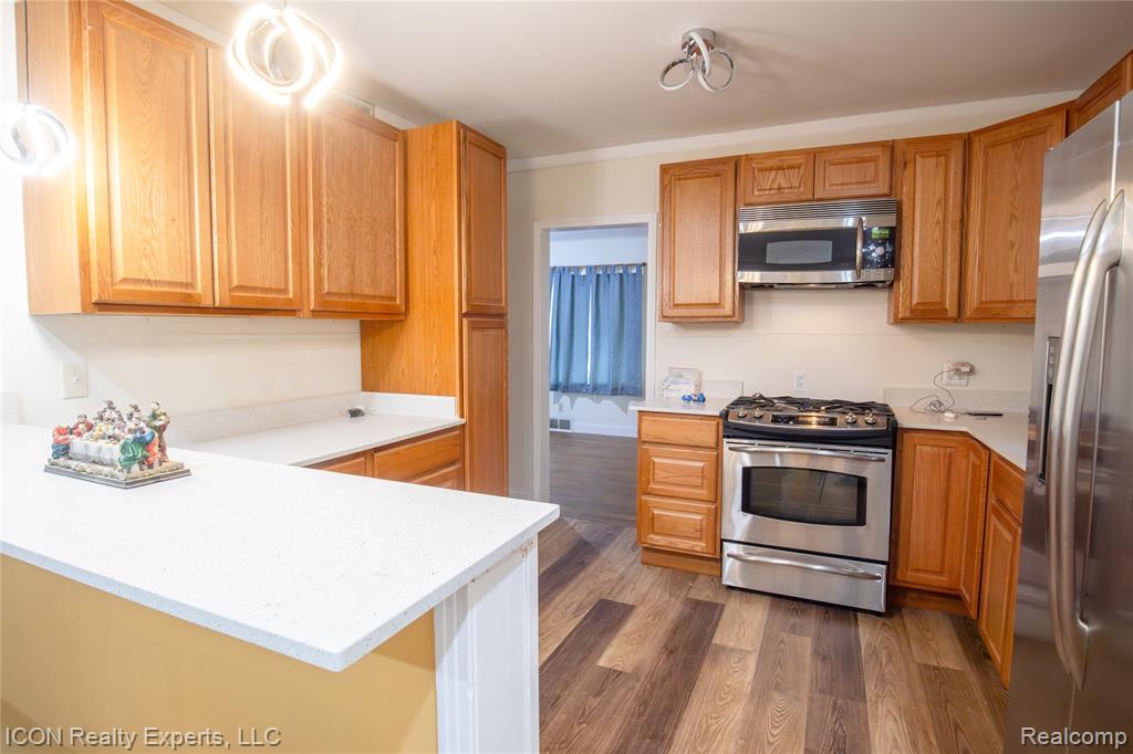 6838 Braun, Center Line, MI 48015 — Photo 7
