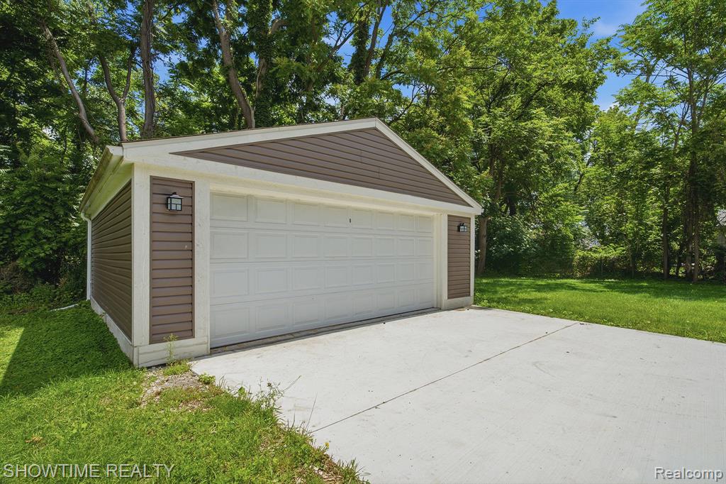 19320 Gaylord, Redford, MI 48240 — Photo 6
