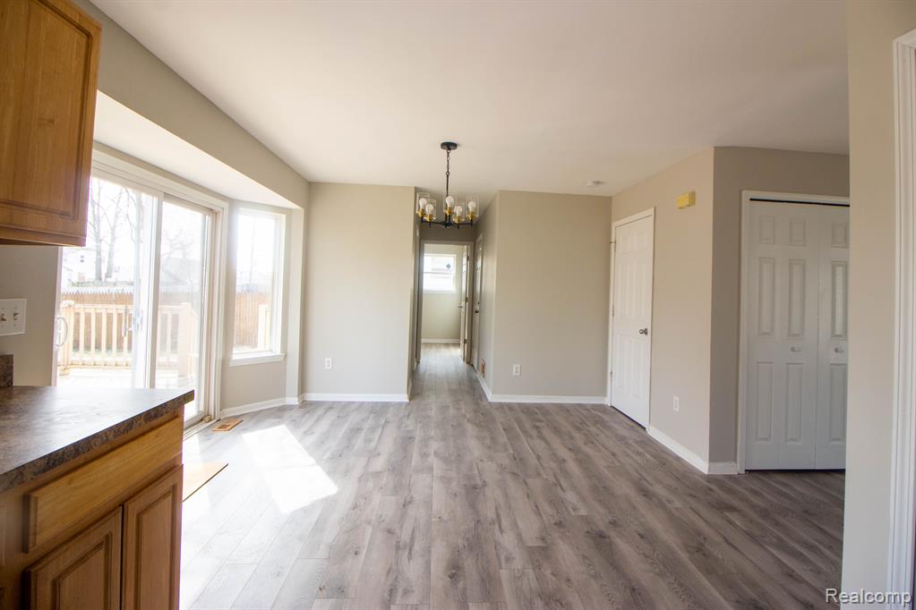 752 PENSACOLA Avenue, Pontiac, MI 48340 — Photo 8